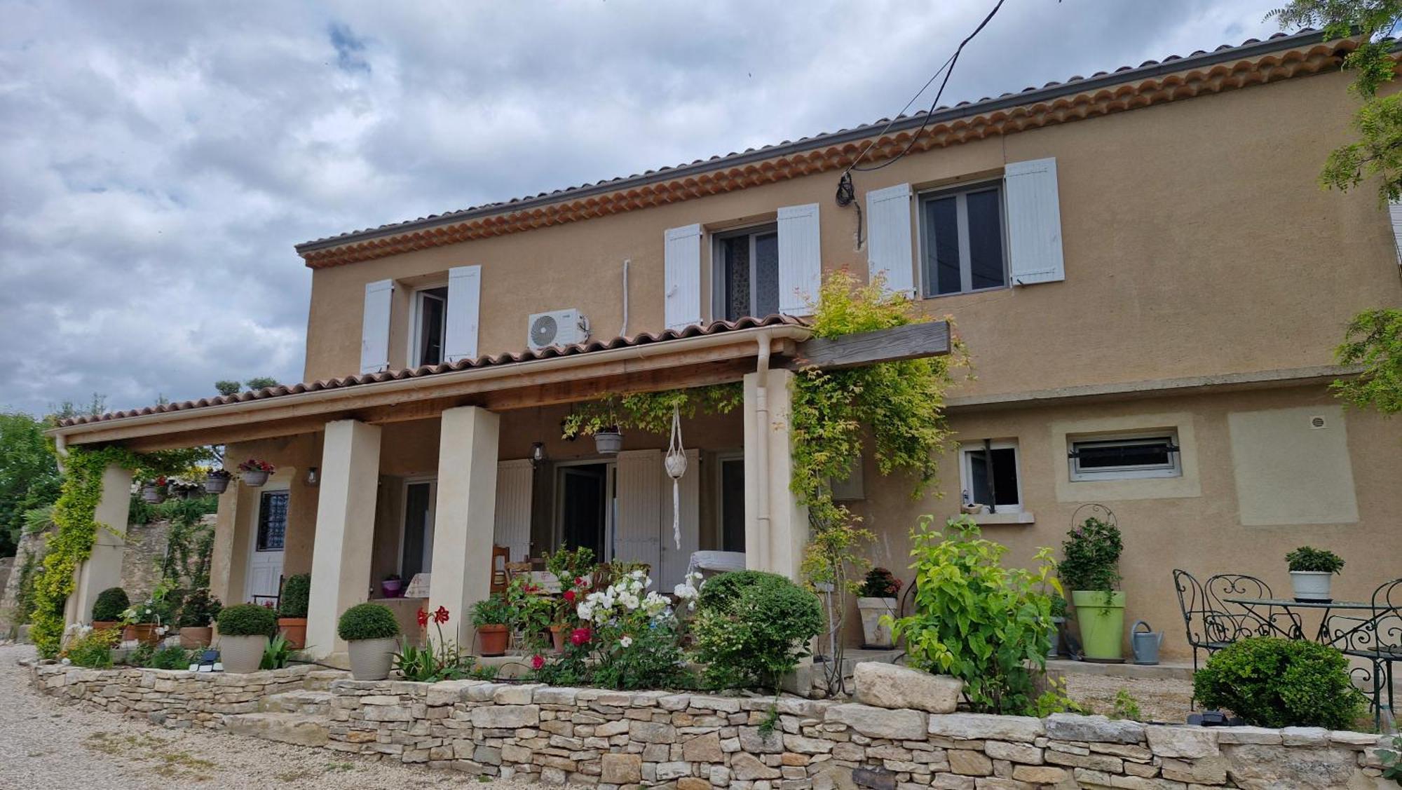Le Jardin Des Oliviers Habitación en casa particular Apt